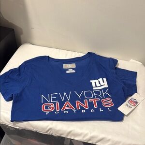 Women’s Medium NFL New York Giants Blue V-Neck T-Shirt Medium NWT